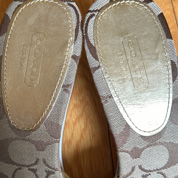 Coach signature wedged sandals. - Picture 2 of 8